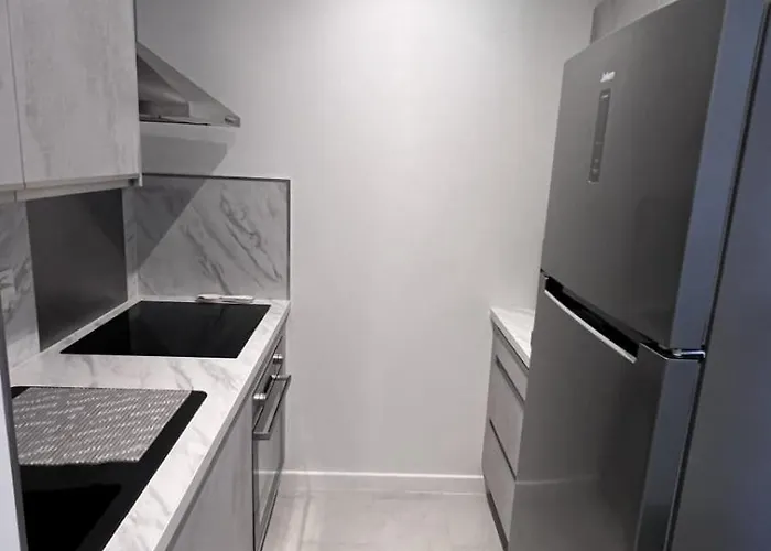 Haven Of Peace With Balcony In 圣马克西姆